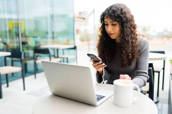 Busy Young Woman Curly Hair Texting Smartphone Doing Remote Work — Stock Photo, Image