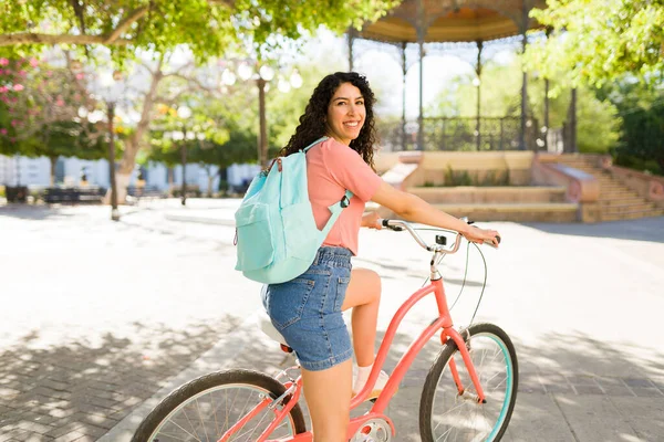 Happy Hispanic Woman Backpack Wearing Shorts Smiling Seen While Riding — Stock Photo, Image
