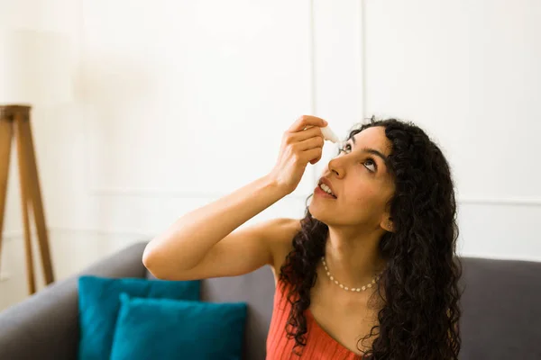 Beautiful Latin Young Woman Health Problems Putting Eye Drops Because — Stock Photo, Image