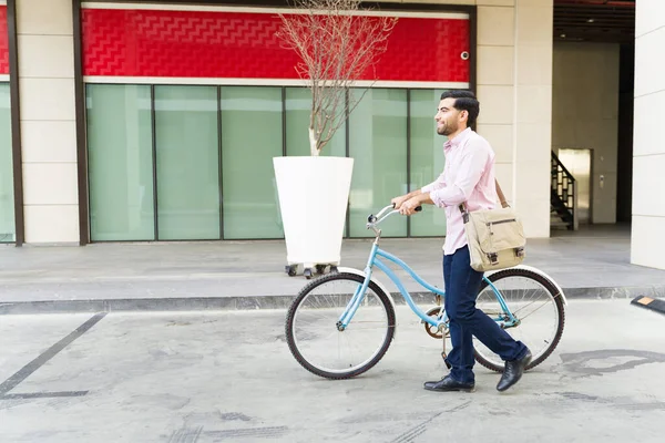 Perfil Hombre Hispano Negocios Que Viaja Trabajo Bicicleta Pasa Por — Foto de Stock