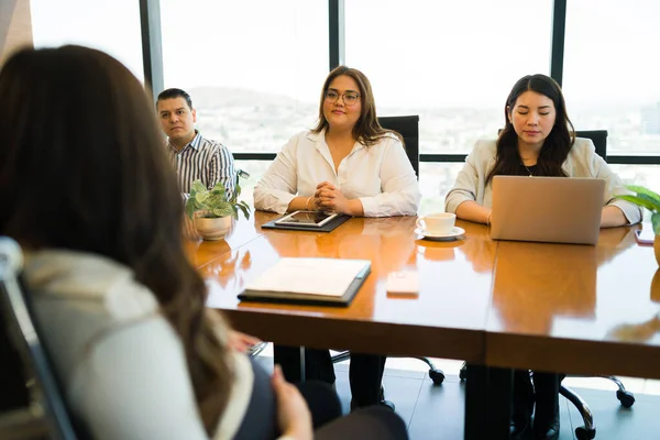 Human Resources Representatives Listening Pregnant Female Candidate Job Interview Office — Stock Photo, Image