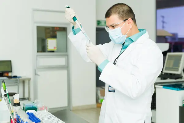 Lab Technician Chemist Safety Glasses Gloves Using Chemical Agents While — Stock Photo, Image