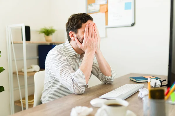 Overwhelmed Frustrated Man Working Boss Lawyer Office Covering His Face — Stock Photo, Image