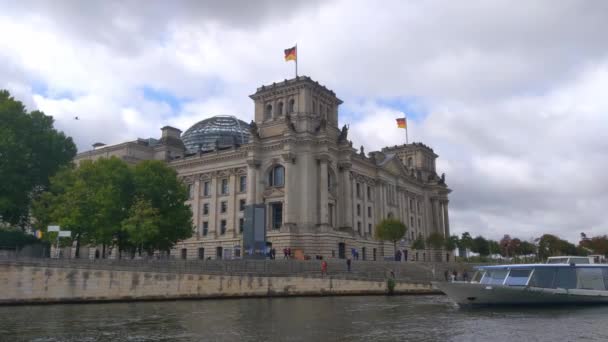 Berlijn Duitsland Oktober 2022 Uitzicht Het Bondsdag Gebouw Berlijn Vlag — Stockvideo