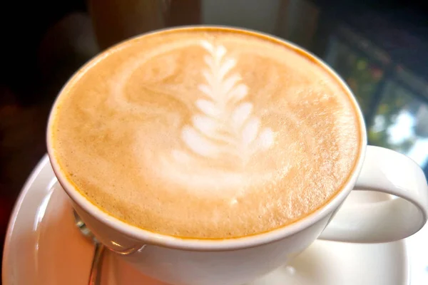 Een Heerlijk Kopje Koffie Het Restaurant Mooi Cappuccino Patroon Voedselconcept — Stockfoto