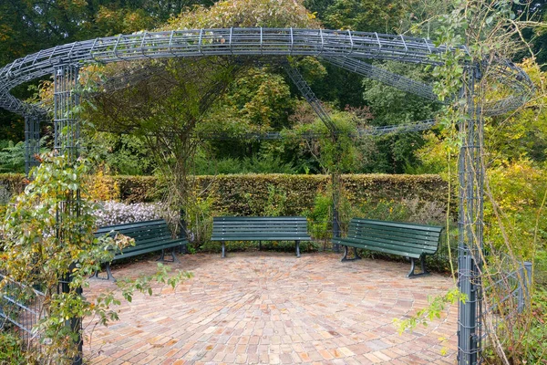 Železná Konstrukce Lavice Parku Nebo Zahradě — Stock fotografie