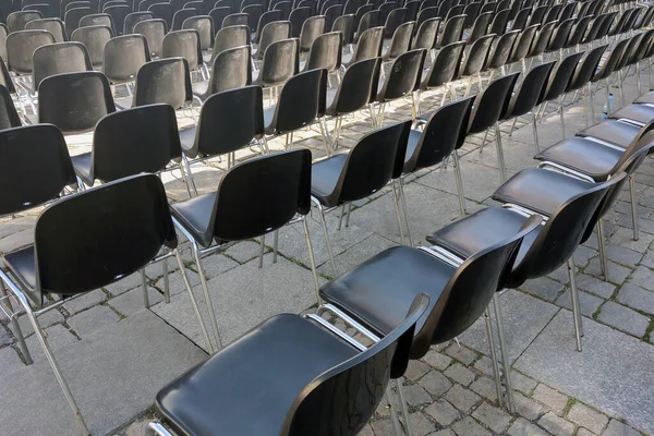 ステージ前の椅子は空 コンサートの準備 — ストック写真