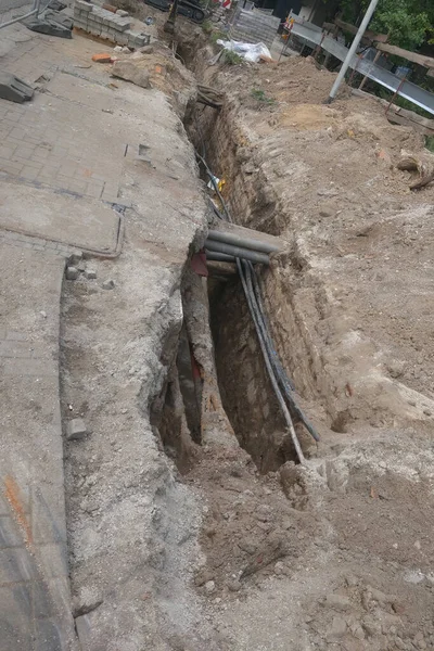 Fűtési Fővezeték Javítása Városban Víz Biztosítása Városban Feltárt Csövek Városban Stock Kép