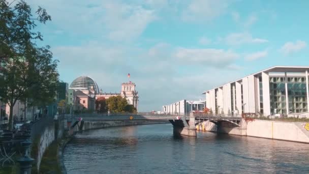 Berlin Almanya Ekim 2022 Berlin Spree Nehri Nin Güzel Manzarası — Stok video
