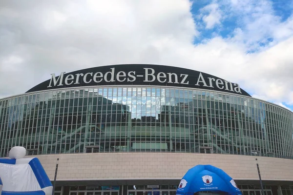 Berlin, Almanya, 1 Ekim 2022: Berlin 'deki ünlü Mercedes Benz Arena