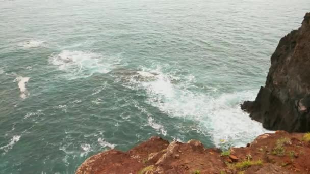 Uitzicht Het Prachtige Water Van Oceaan Eiland Madeira — Stockvideo