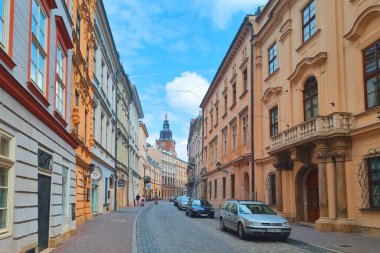 Krakow, Polonya, 15 Ağustos 2022: Krakow 'un güzel eski mimarisi. Krakow 'un güzel ve rahat sokakları