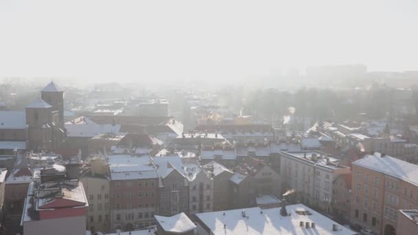 Mlhavé Ráno Mrazivý Zimní Den Výhledem Město Shora — Stock video