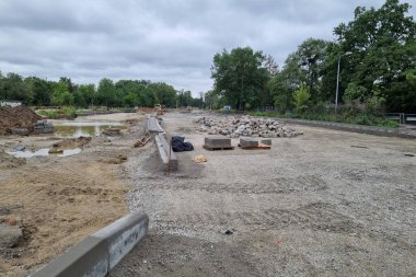 Yoldaki tamirat işi. Yeni bir yol inşaatı