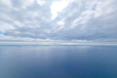 Nice view of the sea and ocean. It's a nasty day