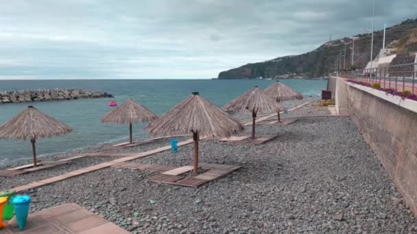 Порожній Пляж Біля Моря Погана Погода — стокове відео