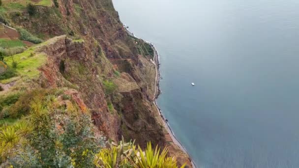 Drone View Green Rocky Coast Island Ocean Sea — Stok video