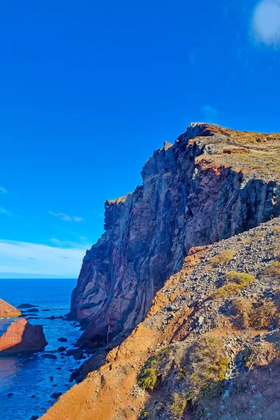 Steep Rocky Cliff Ocean — Stock Photo, Image