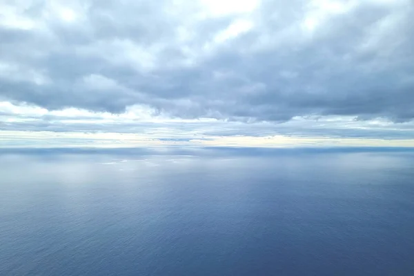 Der Blaue Hintergrund Von Meer Und Himmel Der Hintergrund Der — Stockfoto