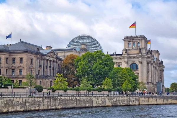2022年10月2日 德国柏林 柏林的Reichstag大楼 德国议会所在的帝国大厦 — 图库照片
