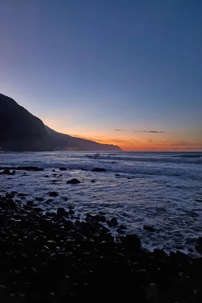 Deniz Kenarında Parlak Güzel Bir Gün Batımı Resimli Manzara Doğa — Stok fotoğraf