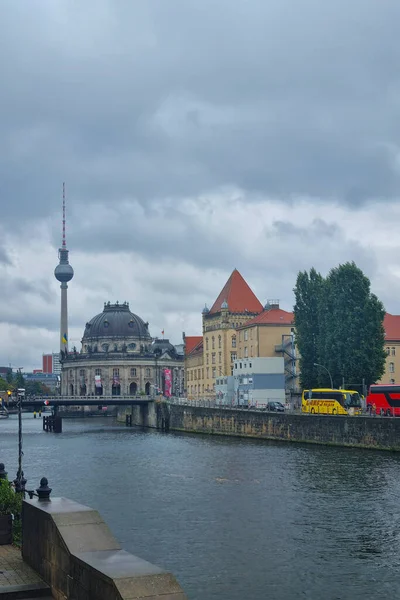ベルリン ドイツ 2022年10月2日川からのベルリンスプレー — ストック写真
