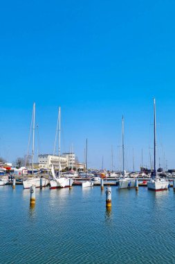 Gdynia, Polonya, 21 Nisan 2023 Gdynia 'da tekneli iskele