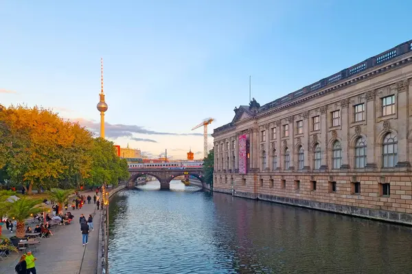 Berlin Almanya Ekim 2022 Spree Nehri Nden Berlin Güzel Manzarası — Stok fotoğraf