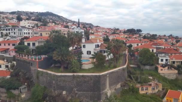 Schöner Blick Von Der Seilbahn Auf Die Stadt Funchal — Stockvideo