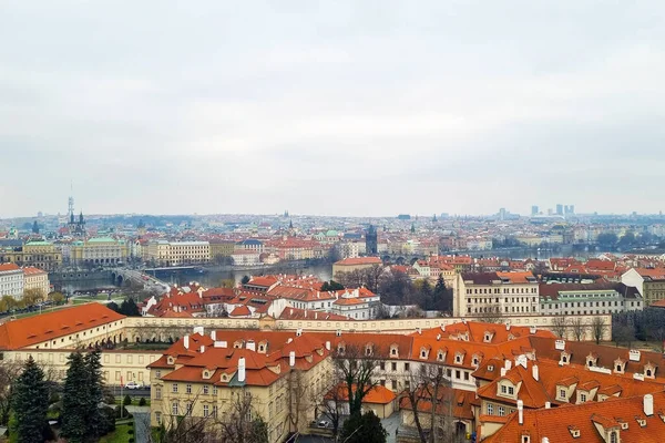Prague République Tchèque Février 2023 Vue Des Toits Tuiles Rouges — Photo