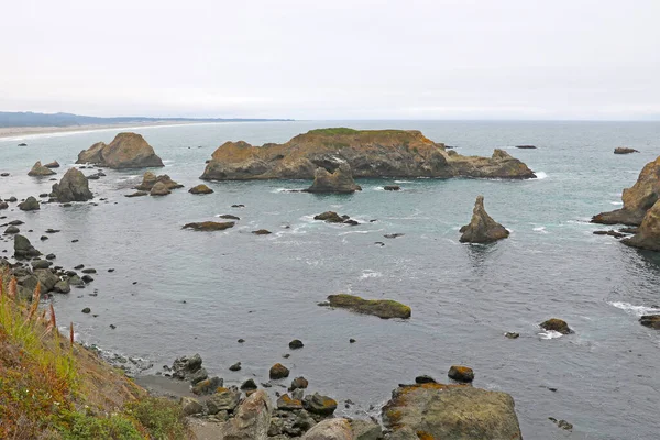 Άποψη Των Μικρών Βράχων Στον Ειρηνικό Ωκεανό Στο Όρεγκον — Φωτογραφία Αρχείου