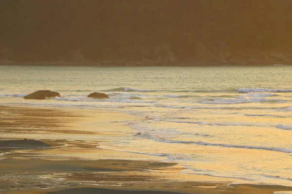 Les Vagues Mer Océan Dans Les Rayons Soleil — Photo
