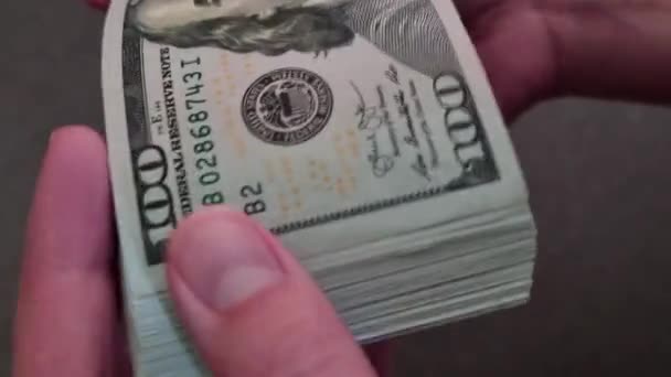 Mãos Das Raparigas Contam Dólares Mulher Vira Dinheiro — Vídeo de Stock