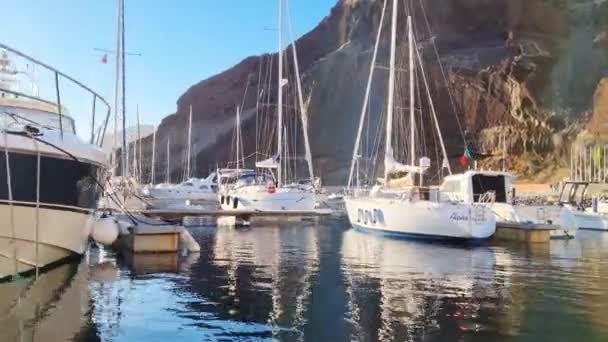 Madeira Portugal Novembro 2022 Bela Baía Pequena Com Barcos Ilha — Vídeo de Stock