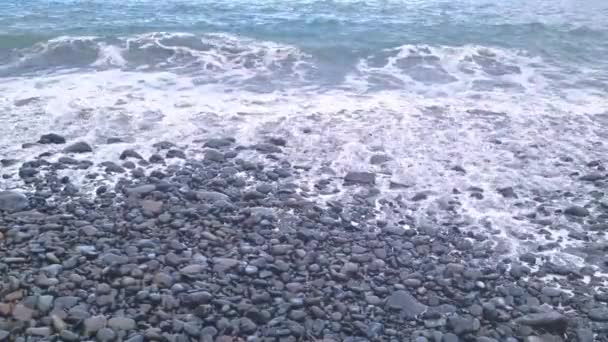 Vlna Moře Valí Skalnatém Pobřeží Odpočinek Moři — Stock video