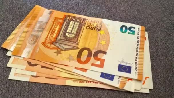 Χαρτονομίσματα Του Ευρώ Τοποθετούνται Μια Στοίβα Χρημάτων Μετρήσεις Χρημάτων — Αρχείο Βίντεο