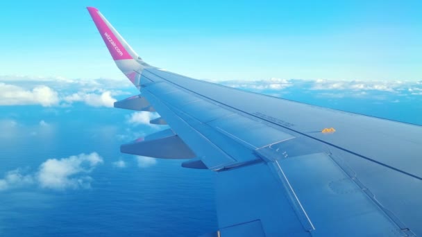 2022年11月25日 ポルトガル発 大西洋への飛行機窓からの眺め — ストック動画