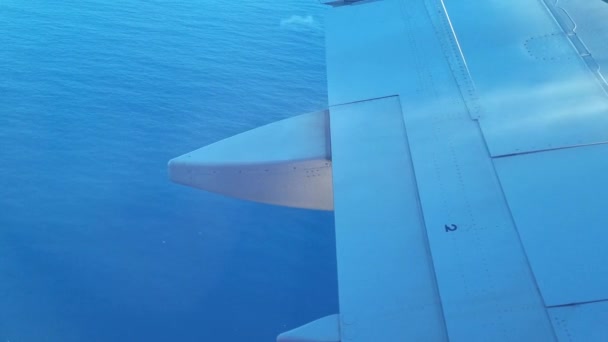Zicht Vanuit Het Raam Van Een Vliegtuig Naar Atlantische Oceaan — Stockvideo
