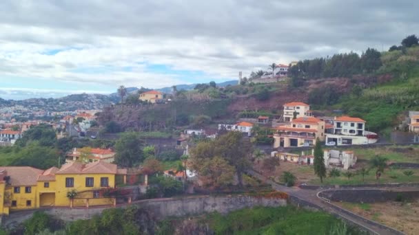 Schöne Aussicht Von Der Seilbahn Auf Die Stadt Funchal Häuserdächer — Stockvideo