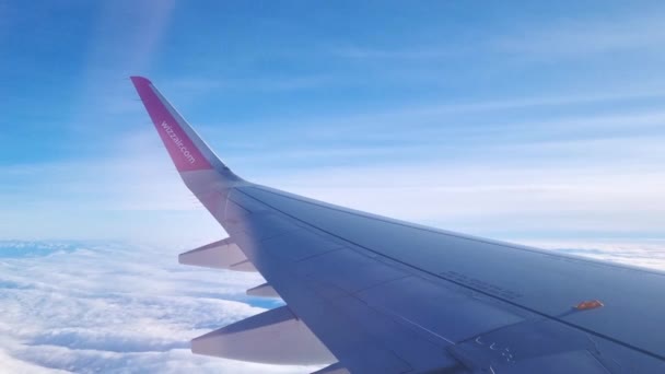 Katowice Polska Listopada 2022 Samolot Przelatuje Nad Chmurami Widok Okna — Wideo stockowe