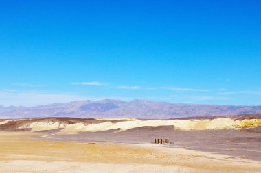 Amerika 'da sıcak çöl bomboş. Kimse yok.