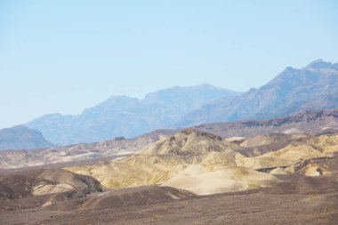 Amerika 'daki kızıl dağların güzel manzarası.