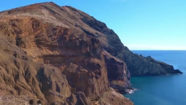 Jasné Sopečné Skály Úbočí Hory Ostrově Madeira — Stock video