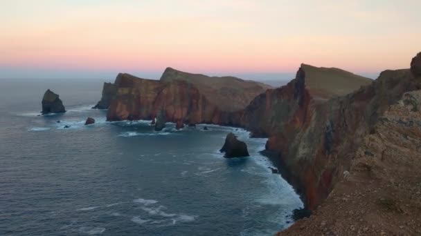 Madeira Adasının Yamacında Güzel Bir Gün Batımı Manzarası — Stok video
