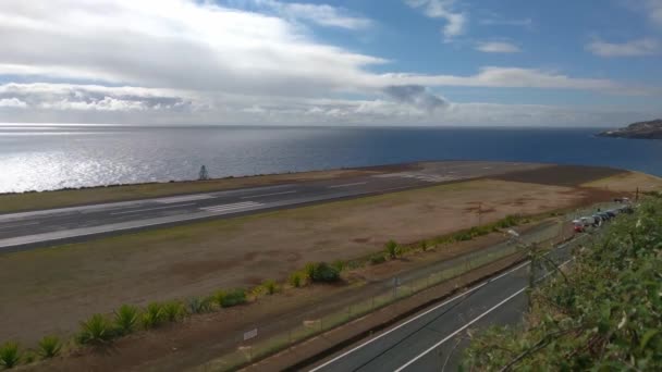 Madeira Portugal Novembro 2022 Avião Aterrar Pista Aeroporto Funchal Madeira — Vídeo de Stock