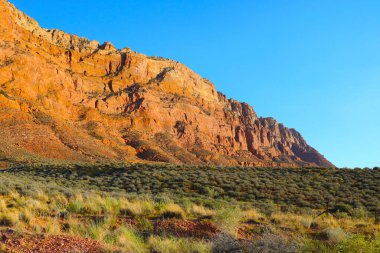 Amerika Parkı 'nda gün batımında güzel dağ yamaçları