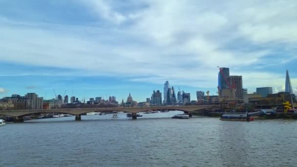 London Storbritannien Februari 2024 Vacker Utsikt Över Themsen Och Centrala — Stockvideo
