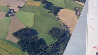 Yama Alanları ile Serene Kırsal Manzarasının Hava Görünümü