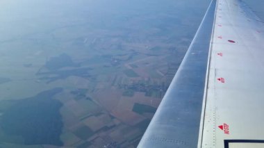 Seyahat ve Fotoğraf İçin Uçak Penceresinden Kırsal Manzaranın Hava Görüntüsü