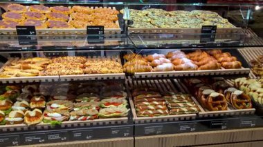 Viyana, Avusturya, 5 Mayıs 2025: Avrupa 'daki Fırın ve Kafeler İçin Çeşitli Taze Mallar Sergisi
